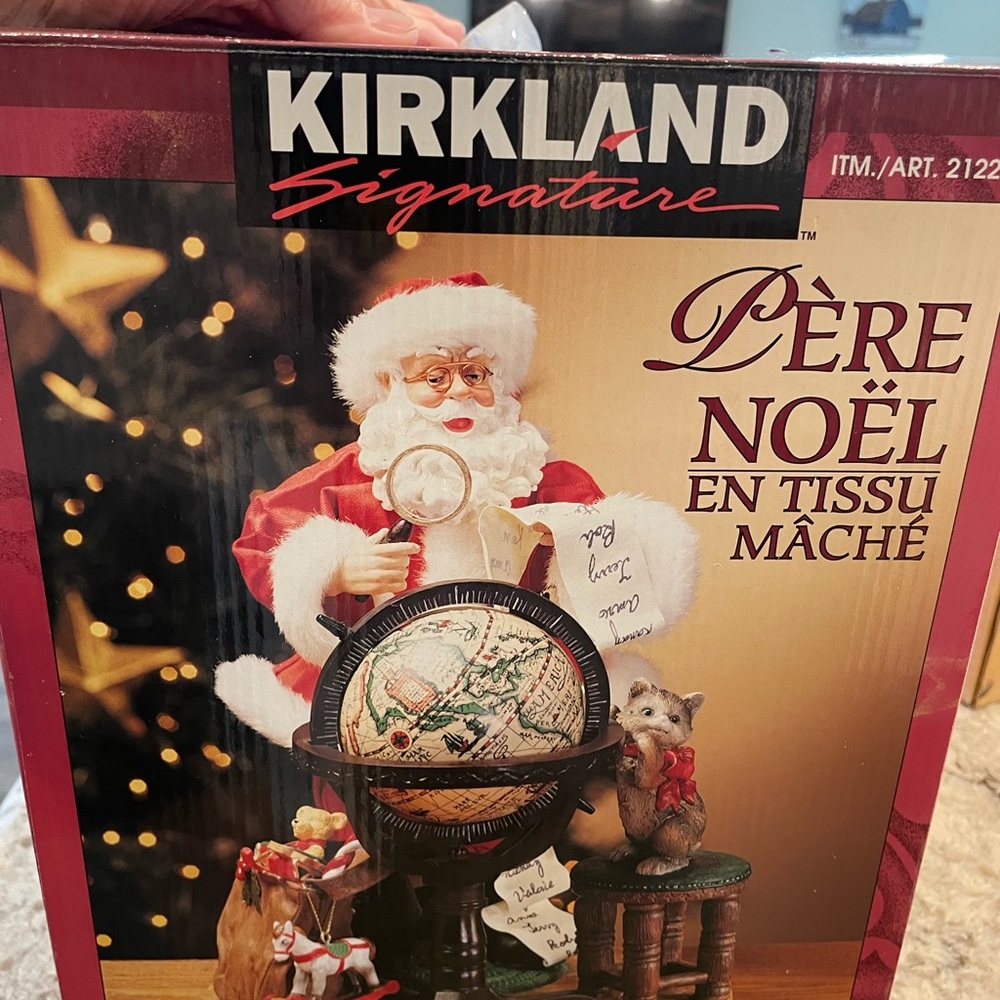 Kirkland Signature Père Noël with Globe - Red and White
